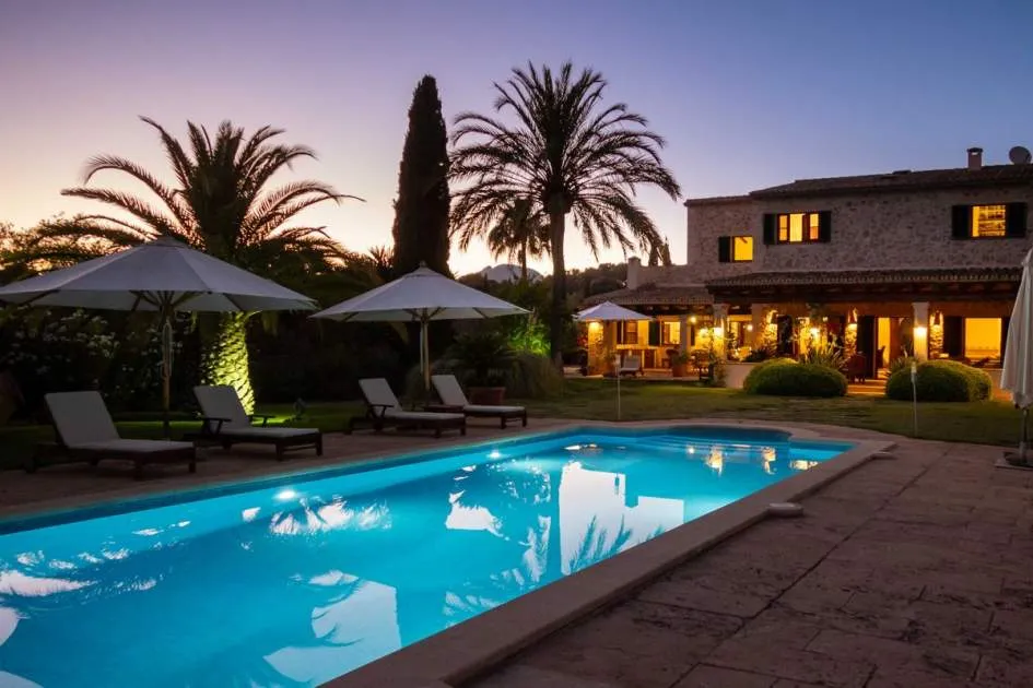 Villa in the countryside for sale in Calvià