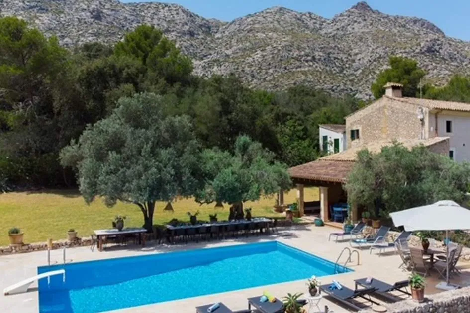 Exceptional finca with exquisite interior design near Cala San Vicente.