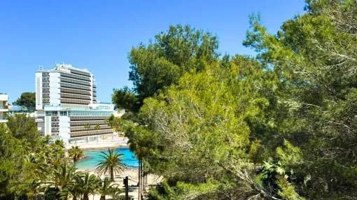 Charming apartment with direct access to Cala Vinyes beach.