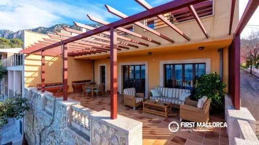 Frontline sea view house with guest apartment in Port des Canonge