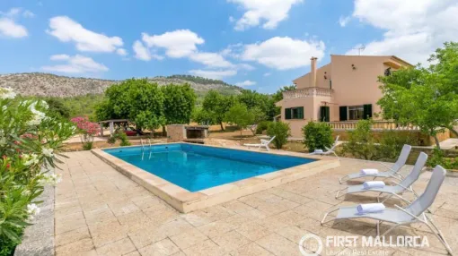 Country house in Llucmajor with active holiday rental license and open views