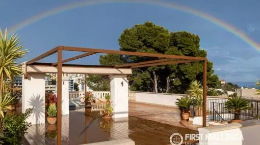 Elegant Penthouse with Grand Terrace and Sea Views in Cala Mayor