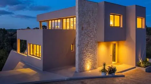 Modern Luxury Villa with Exceptional Design and Panoramic Views in Son Gual