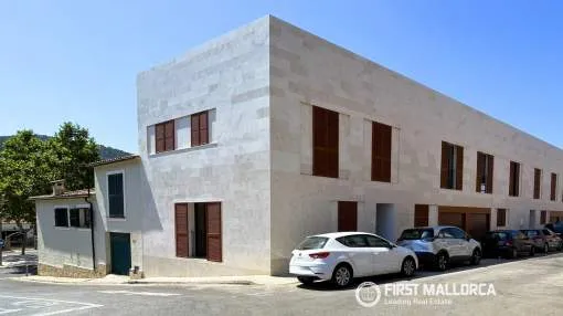 STUNNING BRAND-NEW LUXURY TOWNHOUSE WITH GARAGE & COMFORT