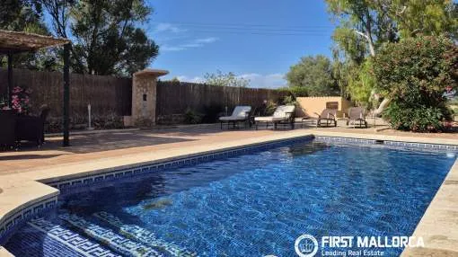 Charming 2 bedroom Ground Floor Apartment with Private Entrance and shared pool in a Country Estate