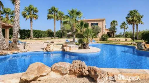 Charming, fully renovated finca with holiday rental licence in a privileged location near Santanyí