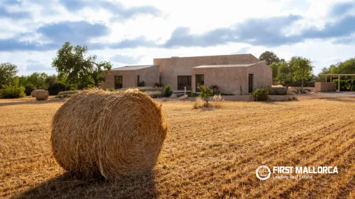 New-build luxury finca with modern design, pool and absolute privacy