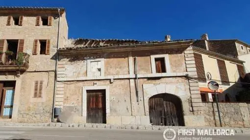 House to renovate with project and building license in Caimari