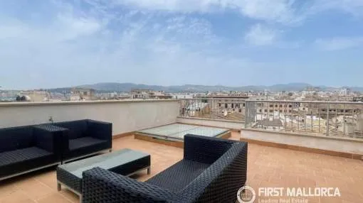 Modern Duplex Penthouse with Private Rooftop Terrace in Palma Old Town for rent