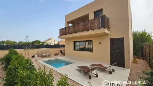 Modern Newly Built Family Home with Two Independent Living Units in Marratxí