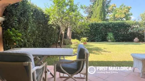 Ground floor with private garden for short-term rental