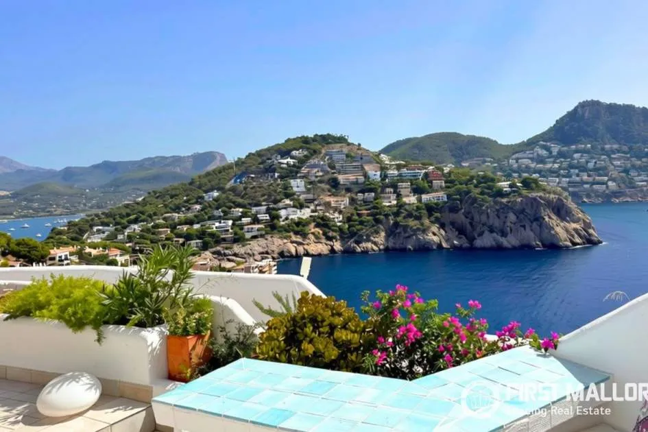 Panoramic views and absolute comfort in the heart of Puerto de Andratx Panoramic views and absolute comfort in the heart of Puerto de Andratx