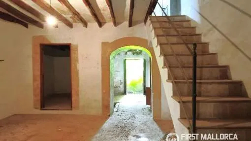 Exceptional Renovation Project with Garden Potential in the Heart of Llucmajor