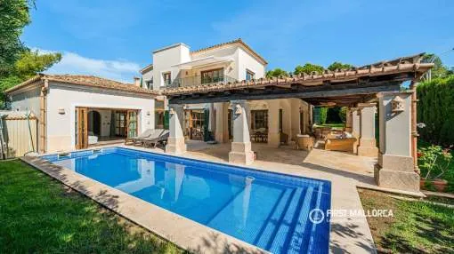Traditional Mallorcan villa with garden and pool in Nova Santa Ponsa