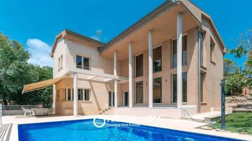 Beautifully Designed Villa with Pool in Cala Vinyes