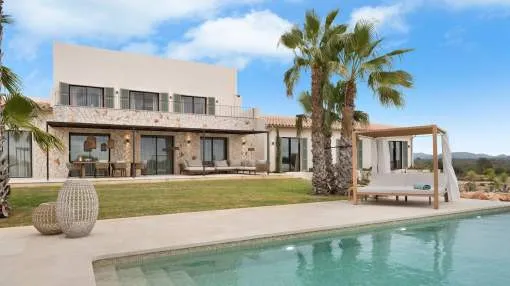 Exclusive new-build finca with pool and stunning views in a popular location