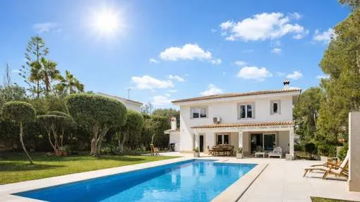 Beautiful villa in a peaceful setting with holiday rental license