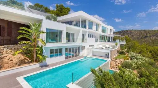 Modern luxury villa in exclusive neighborhood close to Palma