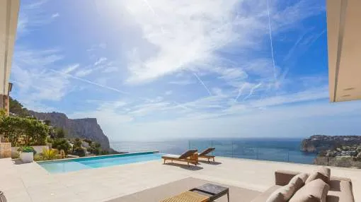 Cala Llamp: Designer villa with a difference