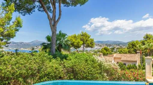 Mediterranean-style villa with a far reaching views