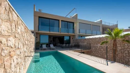 Newly built Mediterranean-style townhouse with views of Cabrera and exceptional spaciousness in