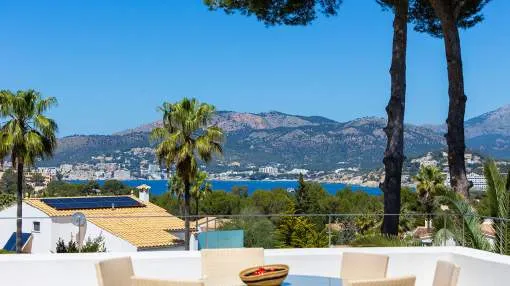 Luxurious villa in excellent residential area