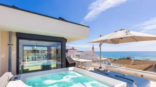 Elegant townhouse near the beach and harbor