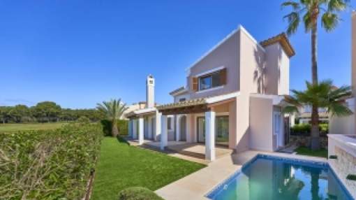 Detached villa with private garden and pool in Santa Ponsa Nova